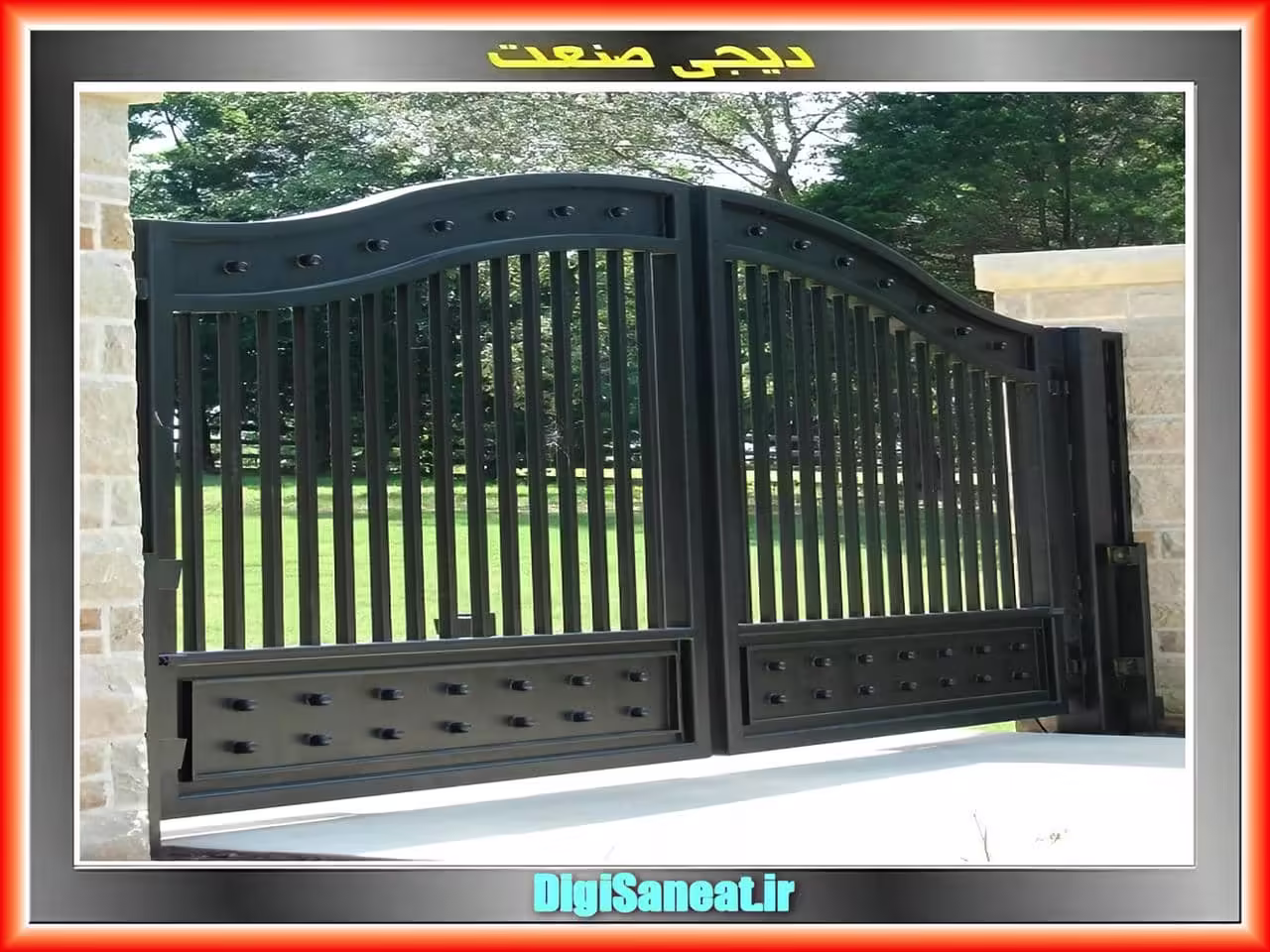 جلوه ی زیبایی با رنگ های مناسب در درب آهنی