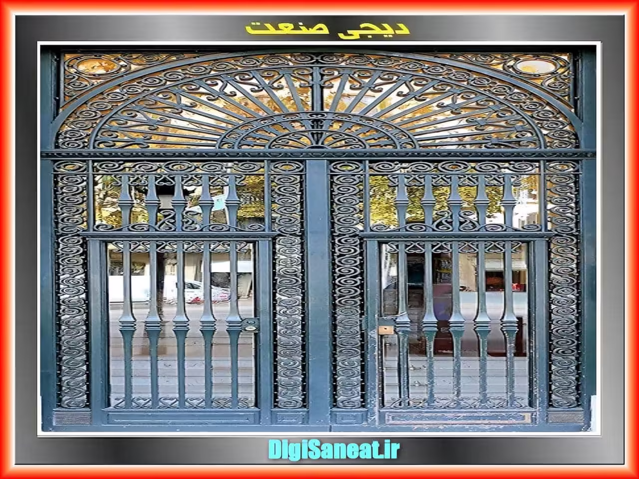 درب آهنی با قفل ها و مکانیزم های امنیتی