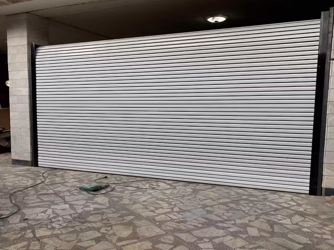 نوع درب کرکره ای پارکینگی بر اساس تیغه نوع درب کرکره ای پارکینگی بر اساس تیغه