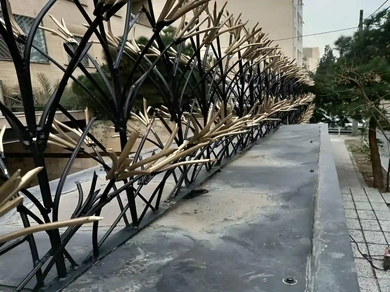 حفاظ دیوار در محله شهرزیبا حفاظ دیوار در محله شهرزیبا