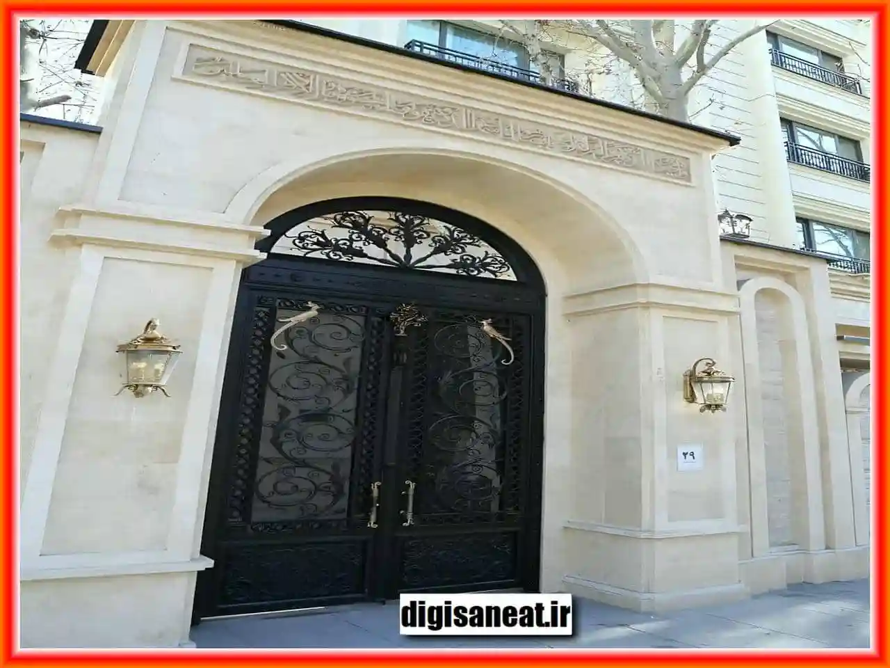 مدل&zwnj;های مختلف درب فلزی ورودی راه پله ساختمان چند طبقه