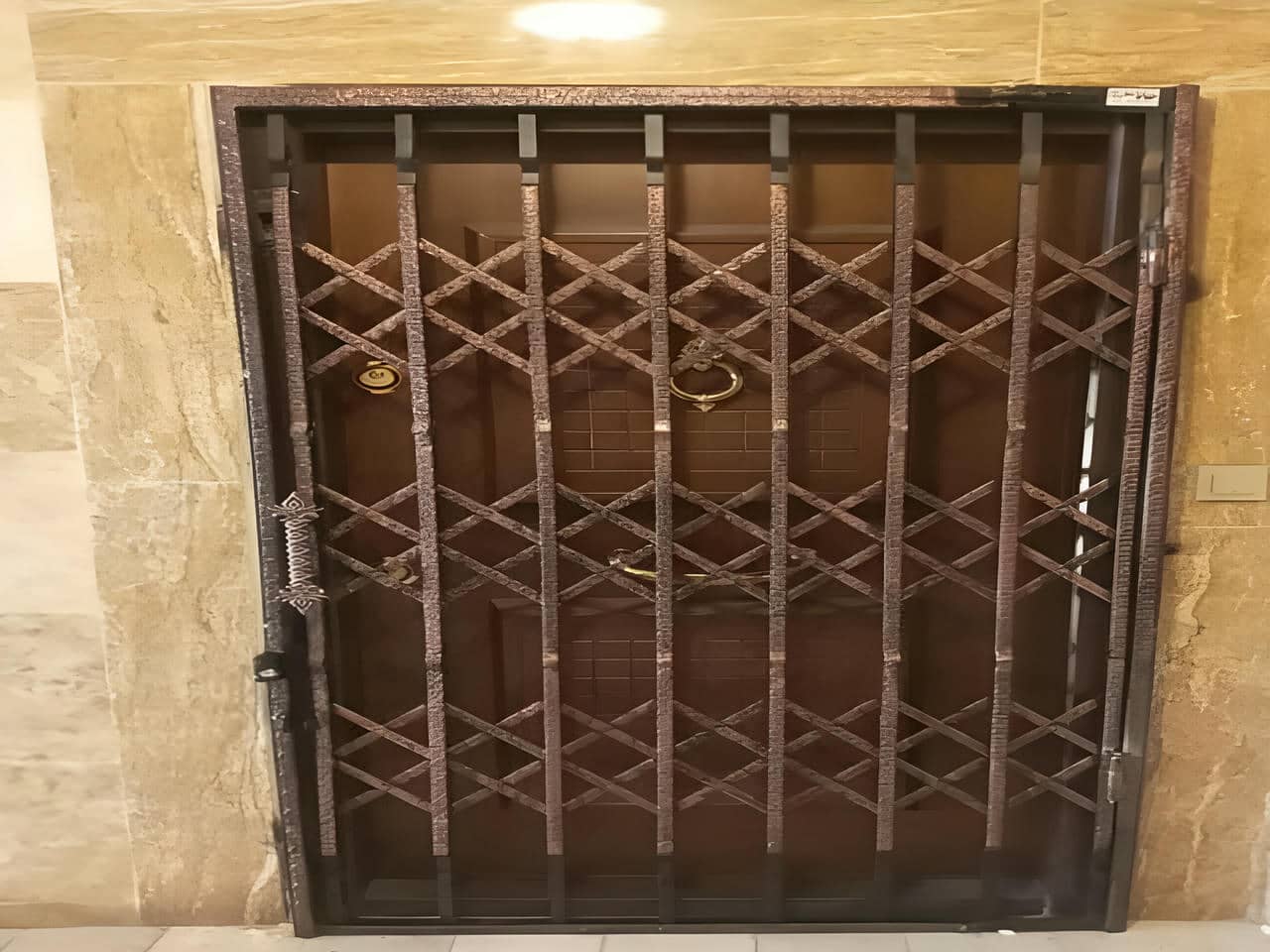 مراحل نصب درب آکاردئونی