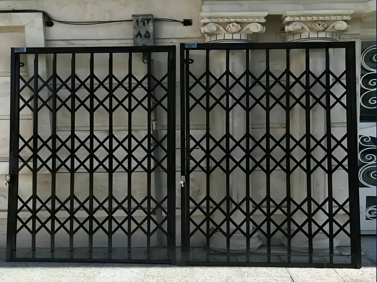 مزایای حفاظ آکاردئونی برای ورودیهای فروشگاهها مزایای حفاظ آکاردئونی برای ورودیهای فروشگاهها