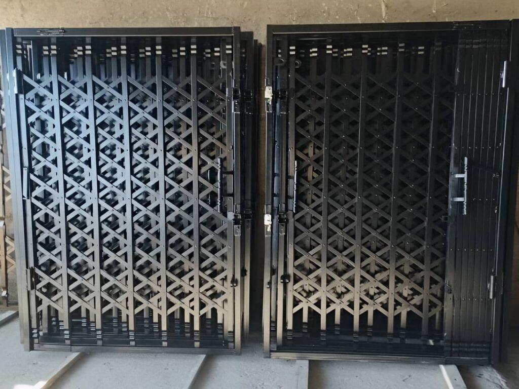 معرفی حفاظ کرکره ای درب منزل معرفی حفاظ کرکره ای درب منزل