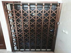 گارد درب آپارتمان