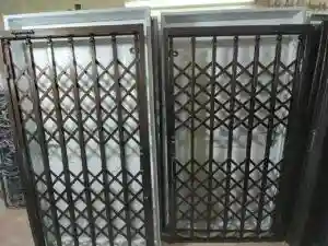 عکس درب آکاردئونی