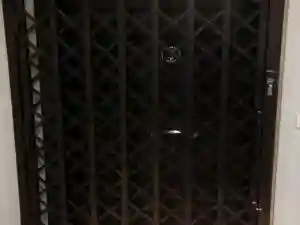 نصب و ساخت درب آکاردئونی