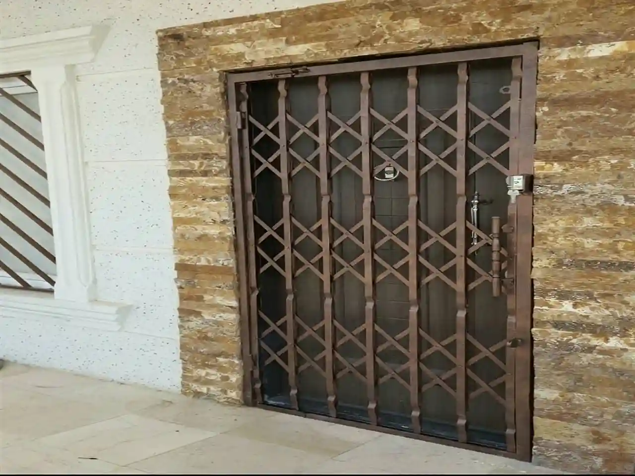 مزایای استفاده از درب آکاردئونی مزایای استفاده از درب آکاردئونی