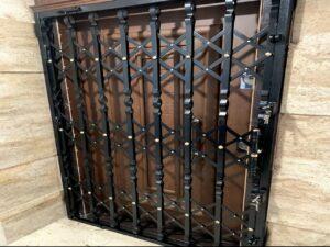 حفاظ آهنی در شهرک غرب