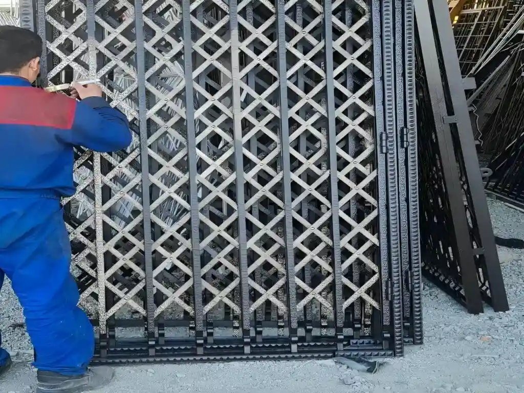 مدلهای مختلف حفاظ کرکره ای درب منزل مدلهای مختلف حفاظ کرکره ای درب منزل