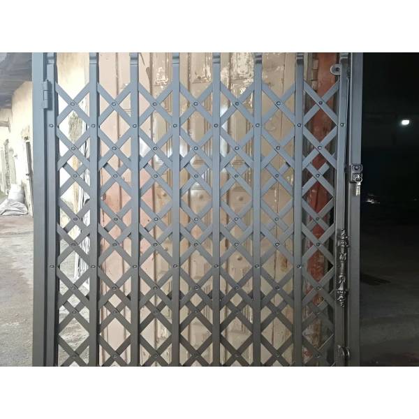 حفاظ آهنی در یوسف آباد