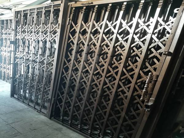 حفاظ آهنی ساختمان در عظیمیه
