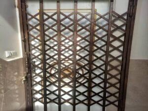 نصب درب آکاردئونی ضد سرقت