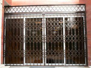 مکانیزم حفاظ و نرده درب آکاردئونی