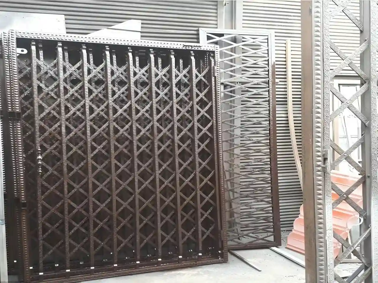 نکات آموزشی درباره استفاده از درب آکاردئونی نکات آموزشی درباره استفاده از درب آکاردئونی