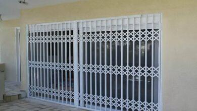 درب آکاردئونی داخل منزل