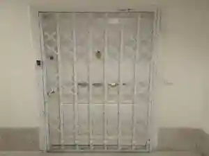 حفاظ آهنی درب آپارتمان