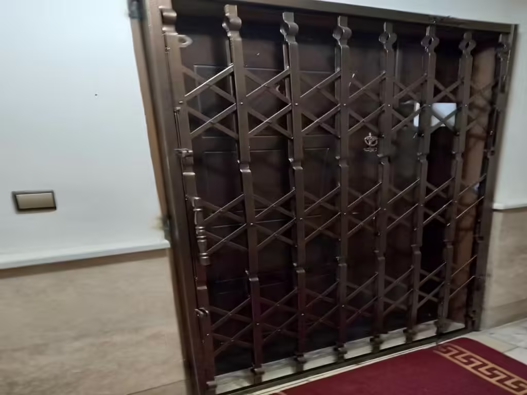 حفاظ آهنی ساختمان در فشم