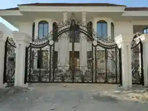 درب فرفورژه باغ