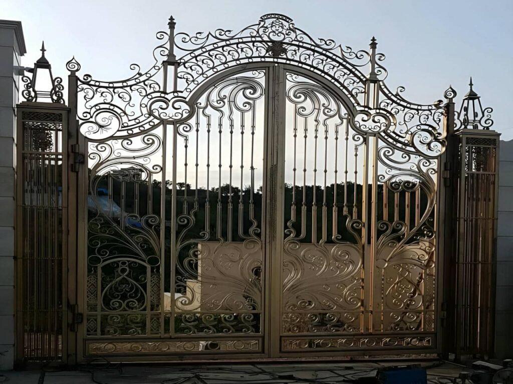 مراحل نصب درب حیاط و ویلا