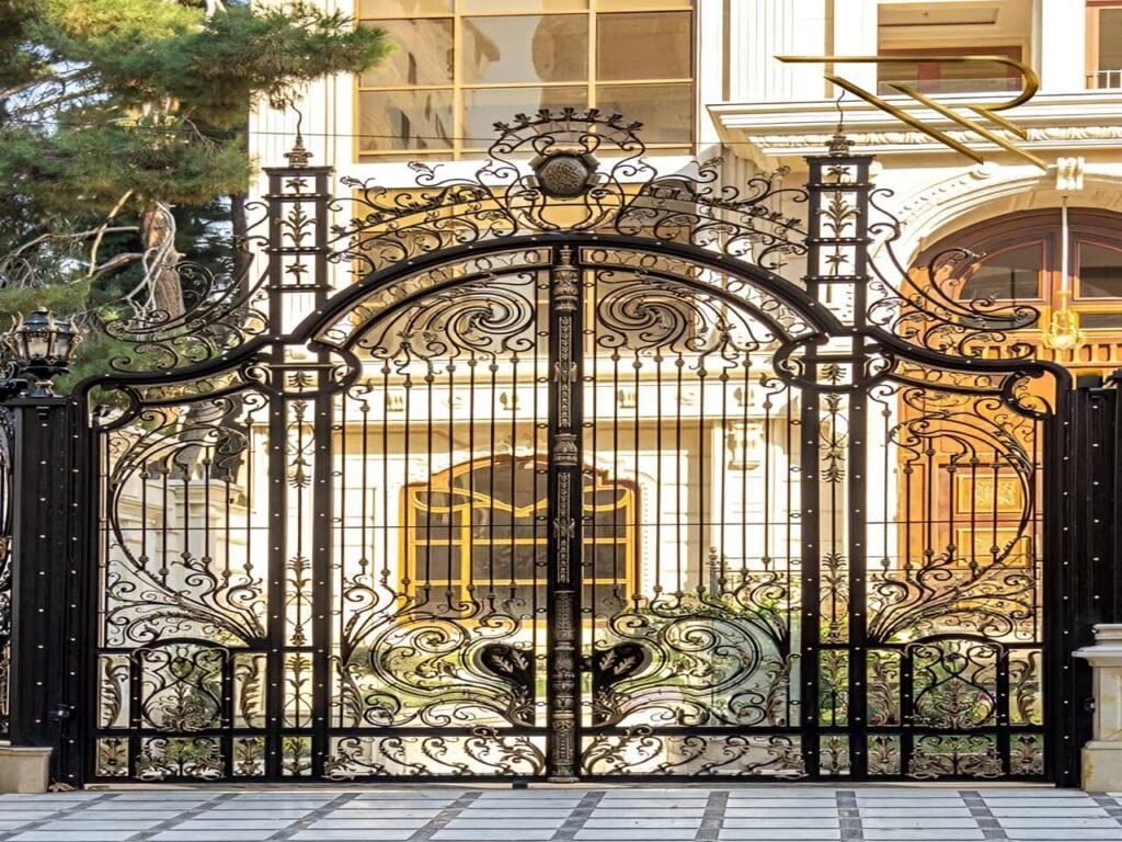 درب حیاط ویلایی در تهران