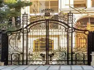 درب حیاط ویلایی در تهران