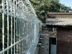 نرده حفاظ دیوار داخل آپارتمان