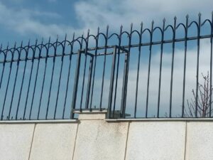 حفاظ فلزی دیوار حیاط ویلا