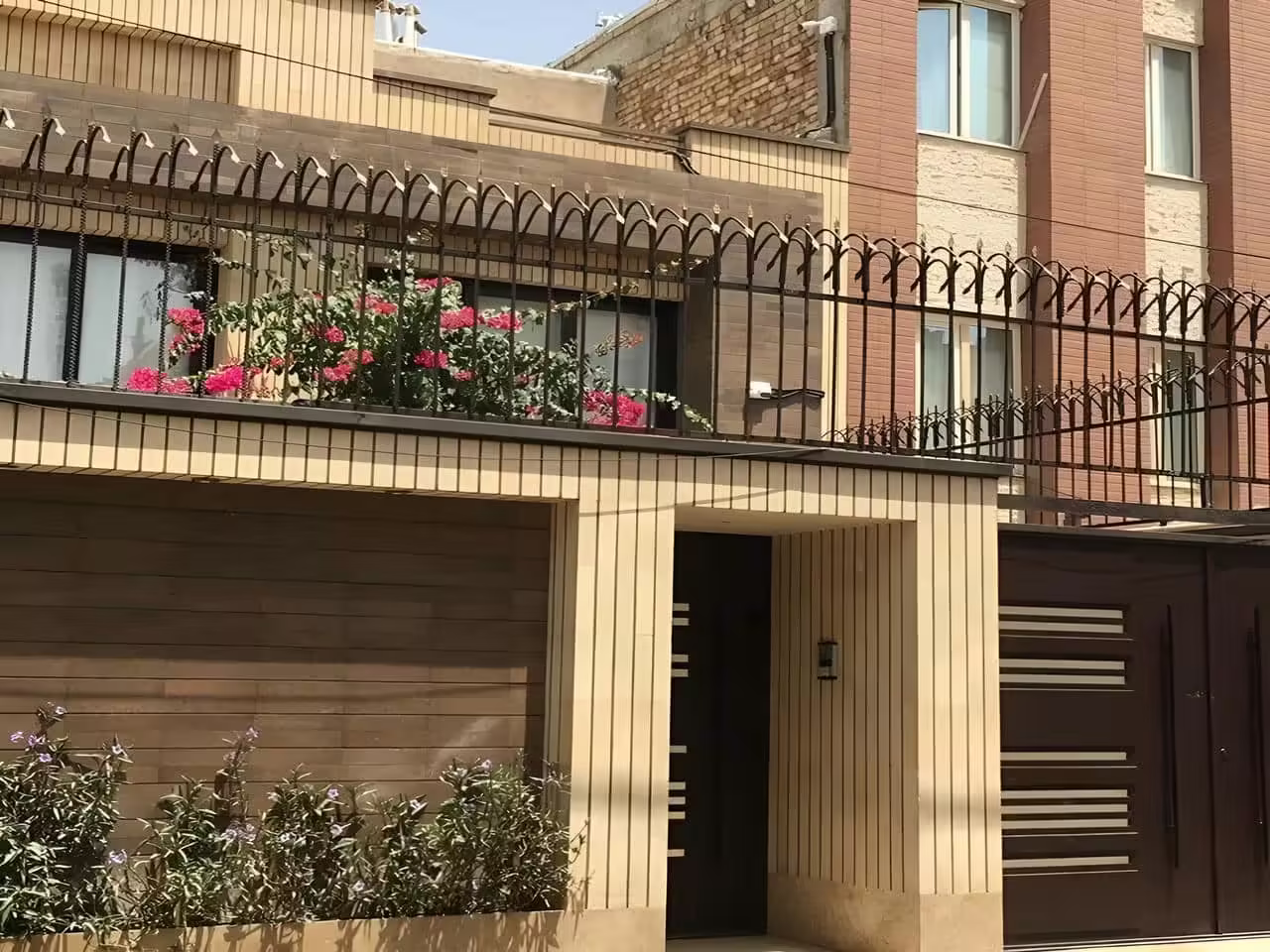 نرده گارد دیوار حیاط | دیجی صنعت نرده گارد دیوار حیاط