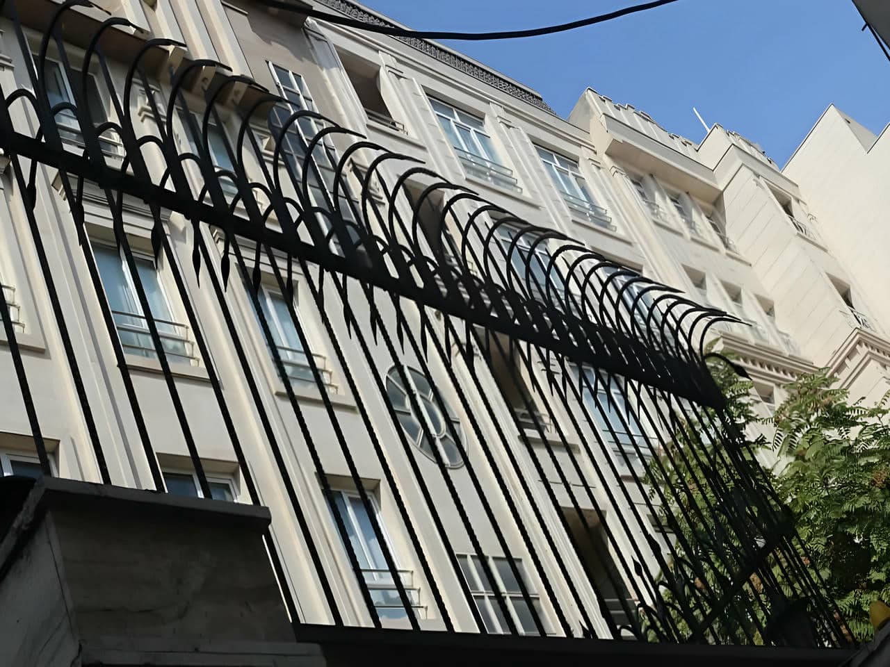حفاظ آهنی ساختمان در همدان | دیجی صنعت حفاظ آهنی ساختمان در همدان