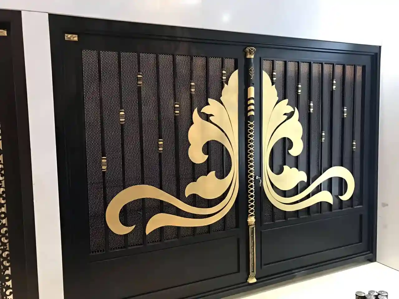 مزایا و معایب درب آهنی کلاسیک