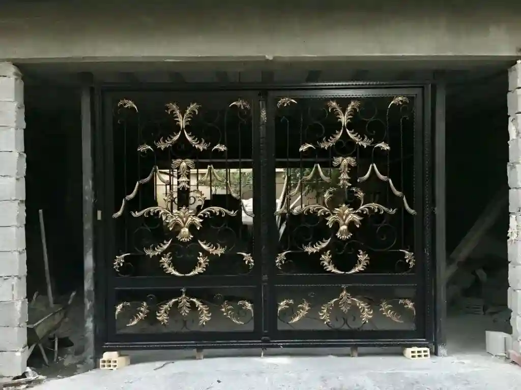 مشخصات درب آهنی کلاسیک