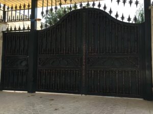درب حیاط ساده و شیک دو لنگه