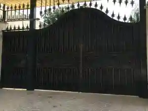 درب حیاط ساده و شیک دو لنگه