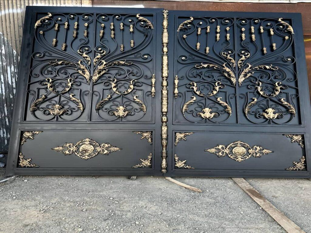 مدل‌های مختلف درب آهنی کلاسیک