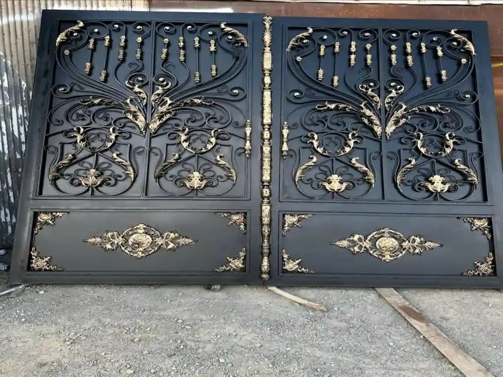 مدل‌های مختلف درب آهنی کلاسیک