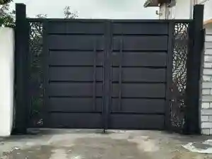 درب فلزی ساختمان چند است؟