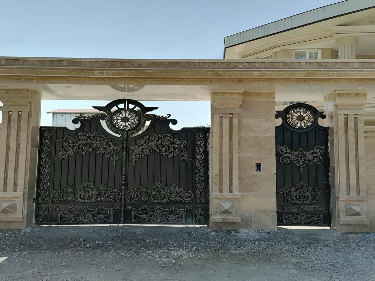 درب حیاط طرح دار | دیجی صنعت درب حیاط طرح دار