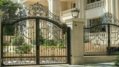 درب آهنی شمالی ساختمان