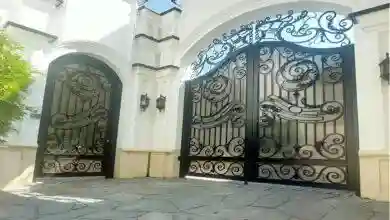 درب فرفورژه فلزی حیاطی