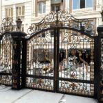 درب آهنی ماشین رو فرفورژه