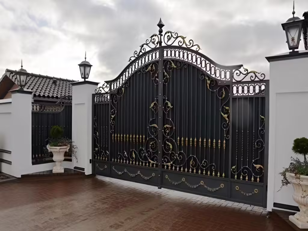 درب حیاط ویلایی در سیرجان