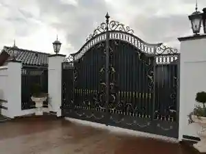 درب حیاط ویلایی در سیرجان