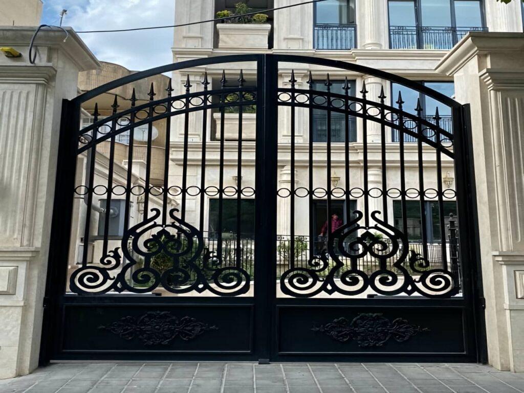 دروازه حیاط