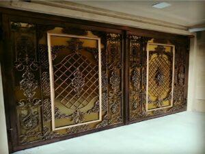 درب فلزی ورودی راه پله