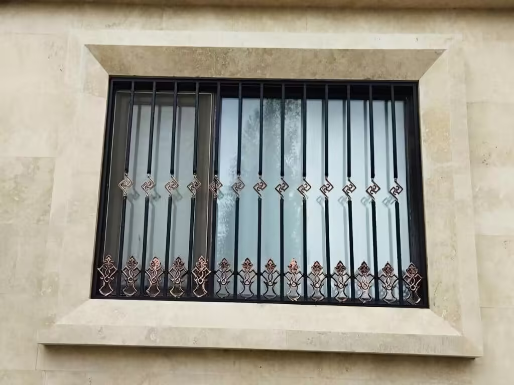حفاظ پنجره فرفورژه بزرگ