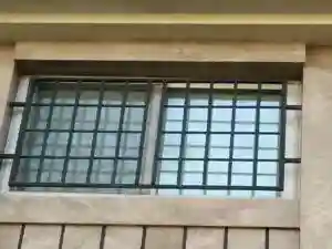 مشخصات حفاظ پنجره فلزی