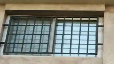 مشخصات حفاظ پنجره فلزی