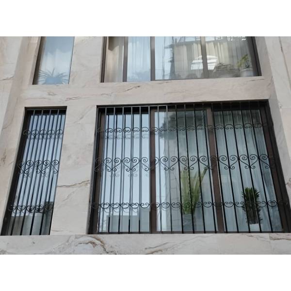 چگونه می توان امنیت درب ها و پنجره ها را با حفاظ های آهنی افزایش داد؟