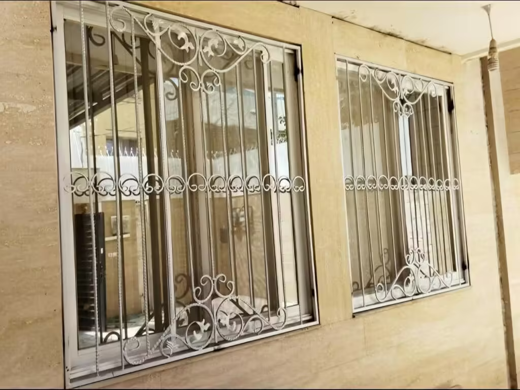 حفاظ آهنی ساختمان در محله باغ فردوس